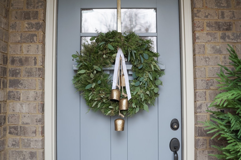 HOW TO MAKE YOUR OWN FRESH WREATH: A FUN AND FESTIVE HOLIDAY&nbsp;DIY