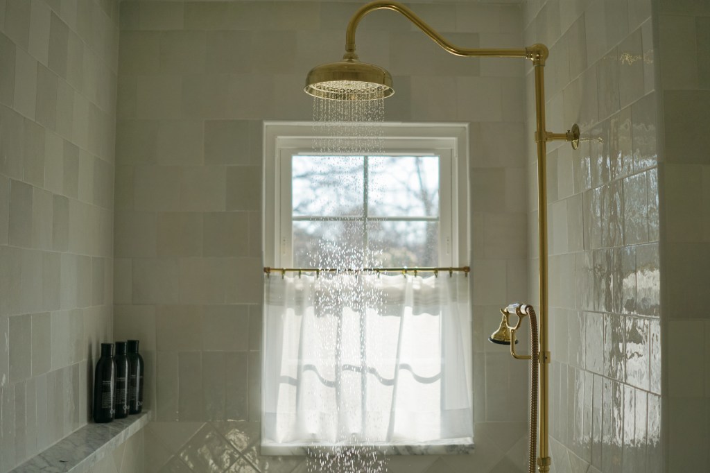 HOW WE ADDED PRIVACY & CHARM TO OUR SHOWER WITH A WATERPROOF CAFE&nbsp;CURTAIN